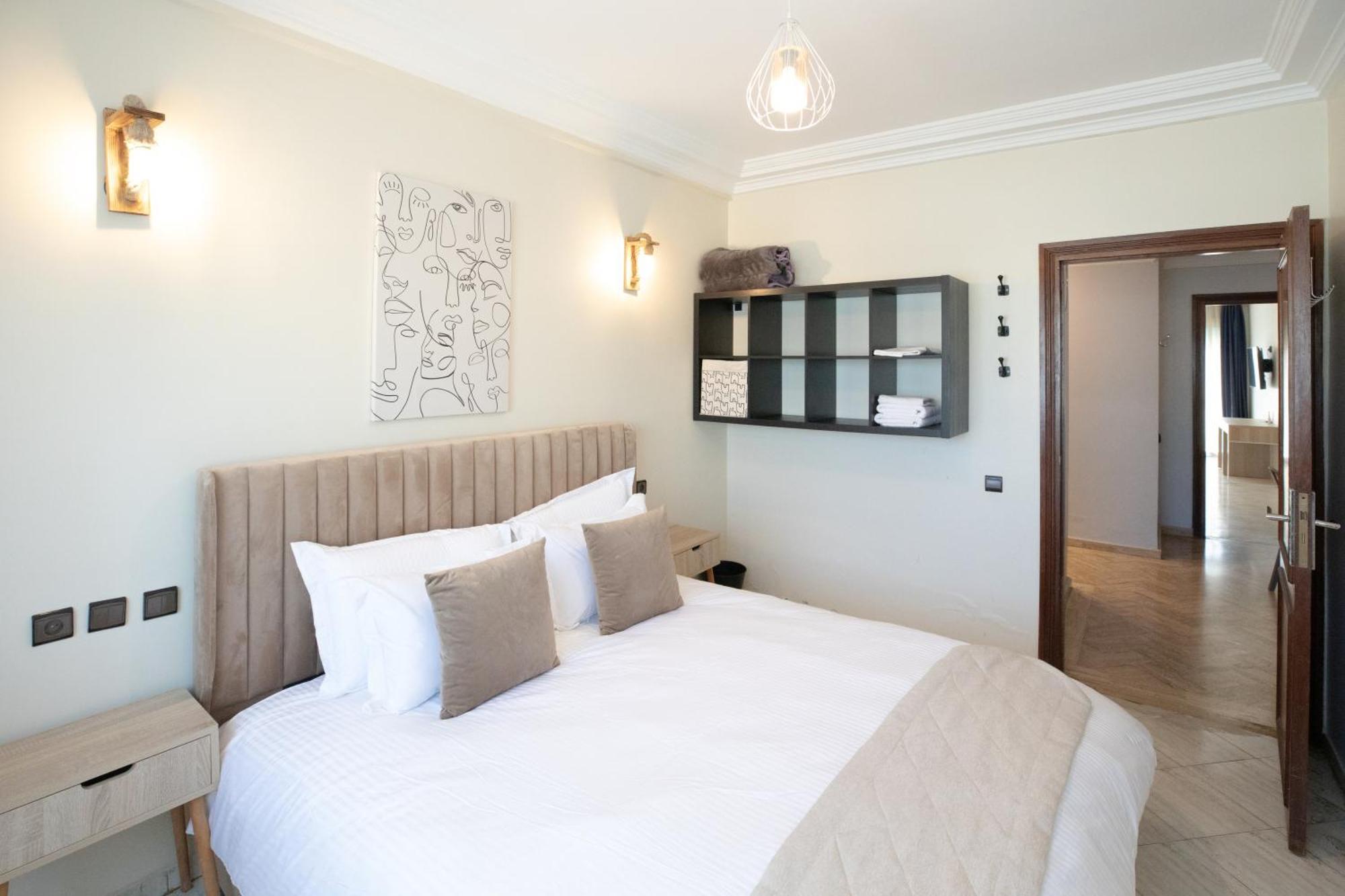 3 Lovely Bedrooms And Balcony In Apartment *