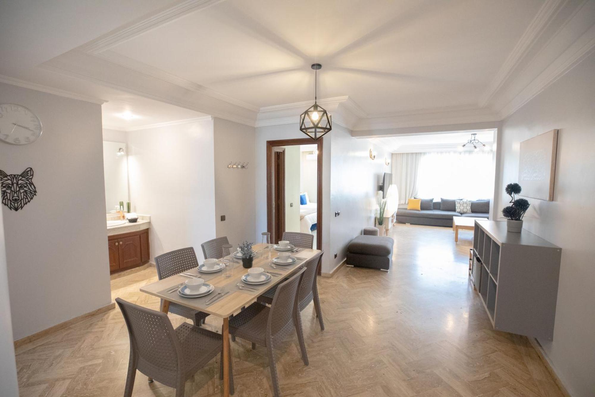 3 Lovely Bedrooms And Balcony In Apartment